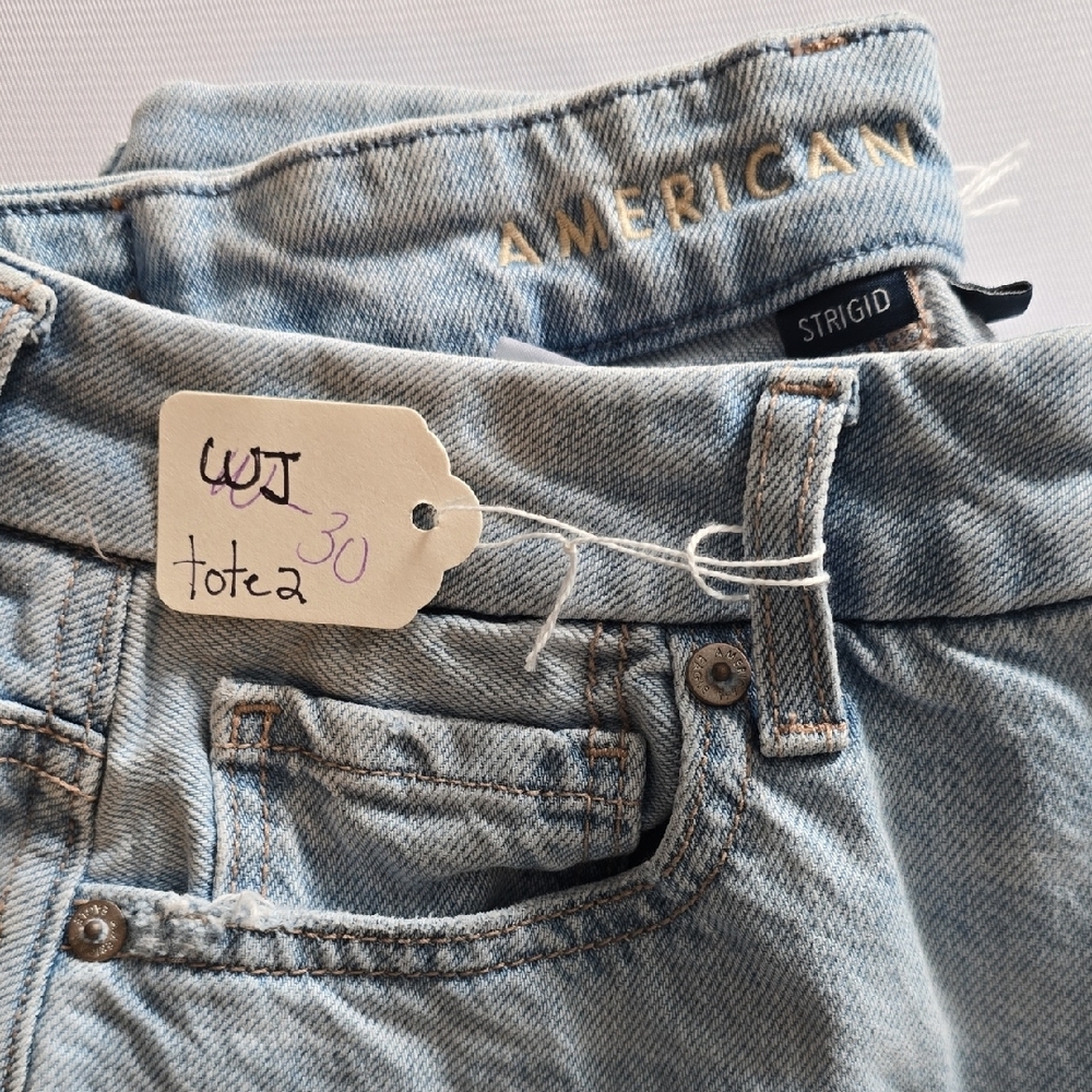 American Eagle Outfitters Curvy Mom Jeans - Picture 12 of 13